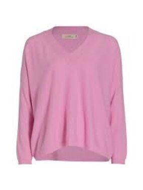 Arch4 baby goat cashmere V-Neck Sweater in Light Pink
*Emerging brand!*